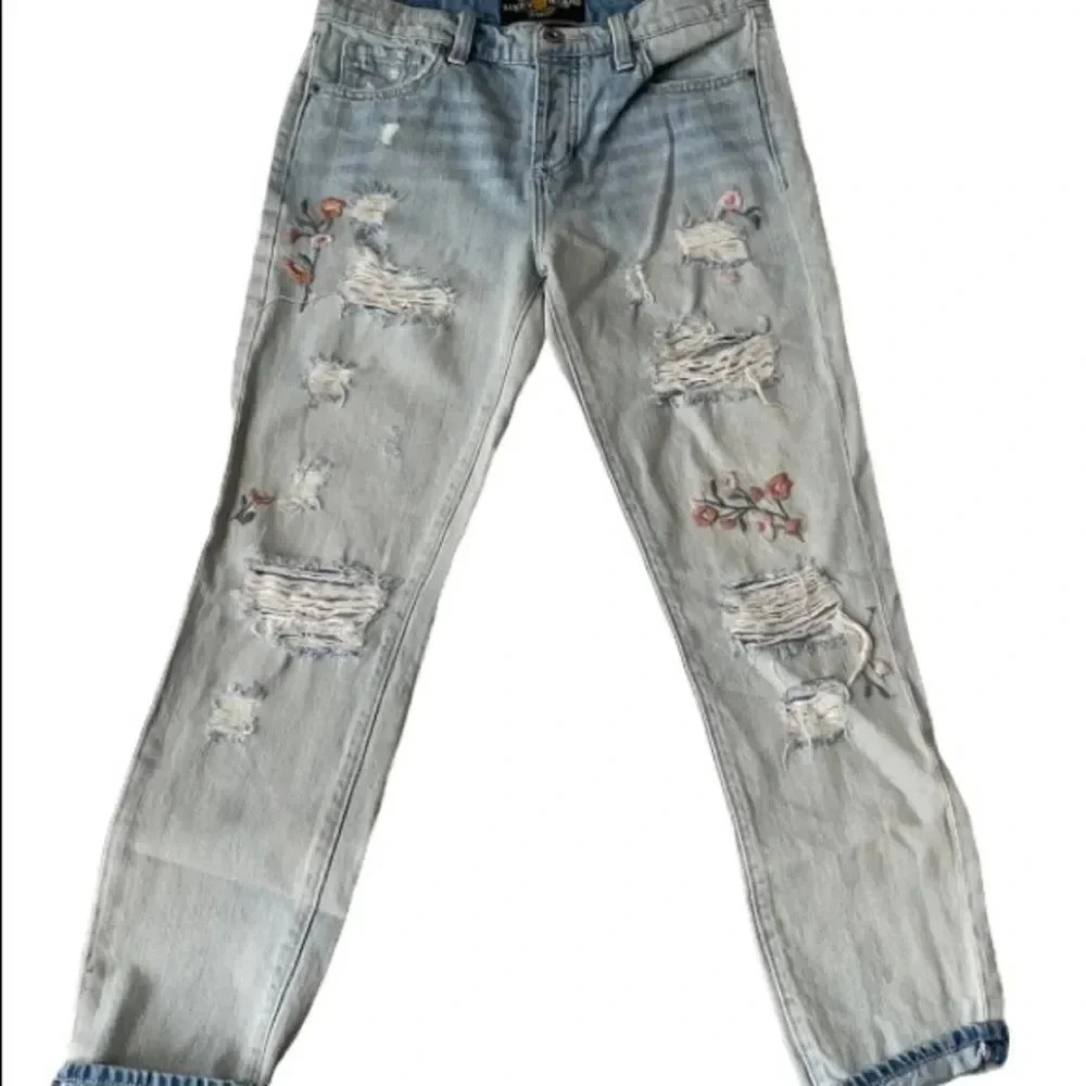 Lucky Brand jeans, Sienna slim boyfriend, Distressed, embroidered flowers, size0